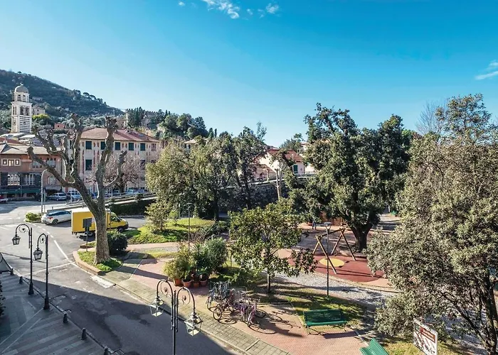 Camuri Daire Levanto